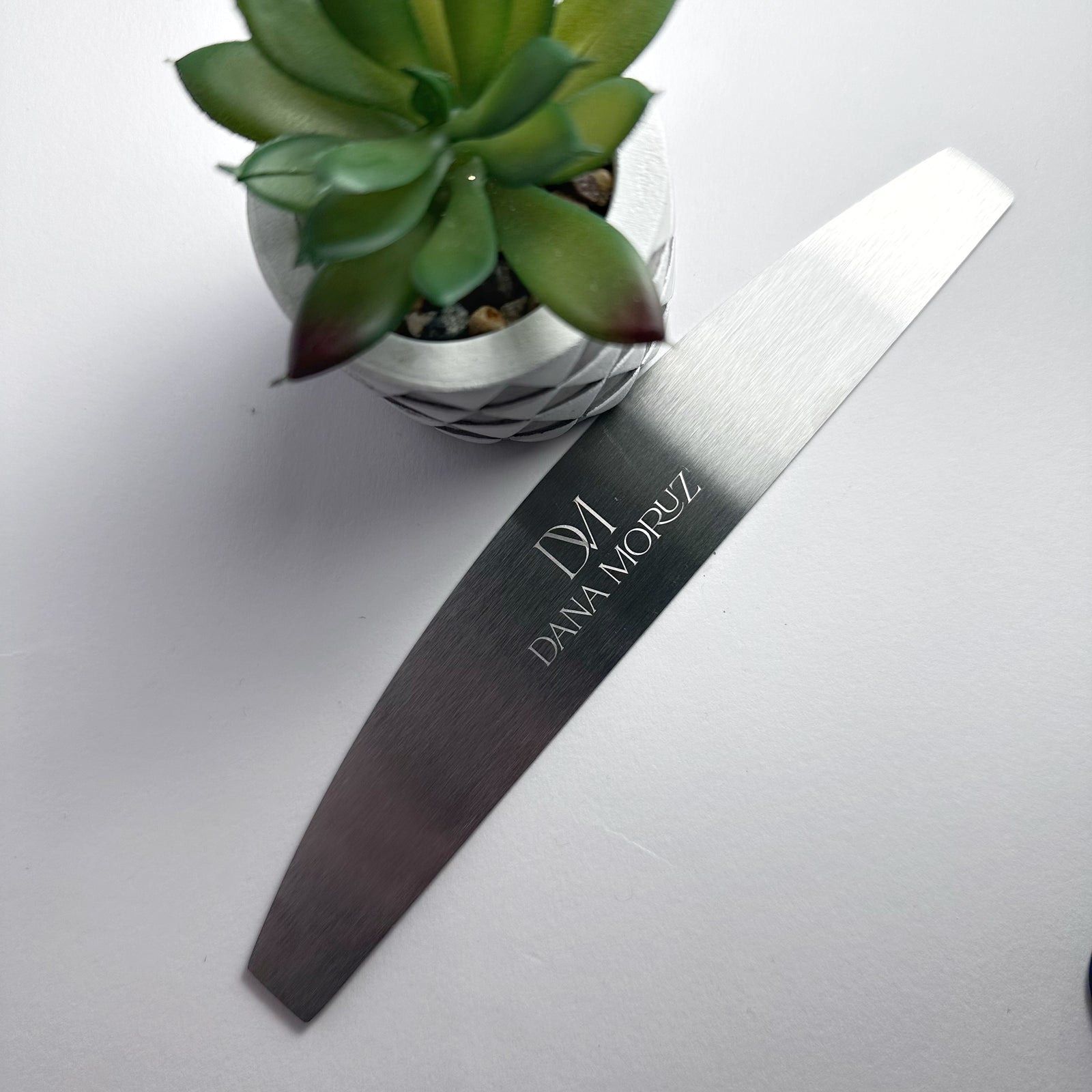 Lima in metallo by Dana Moruz - Limatura delle strutture