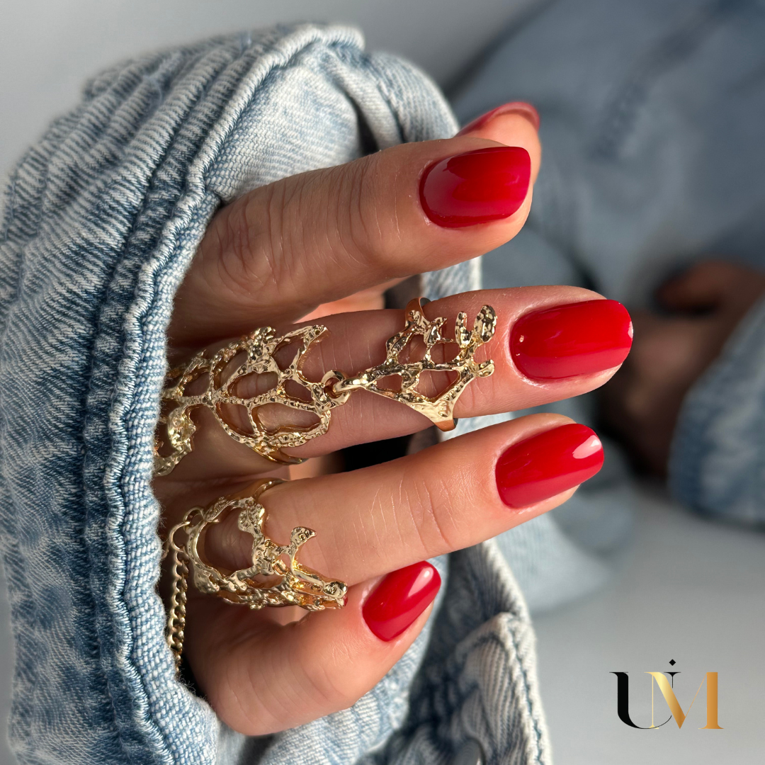 Combi manicure e semipermanente con colore sottocuticola