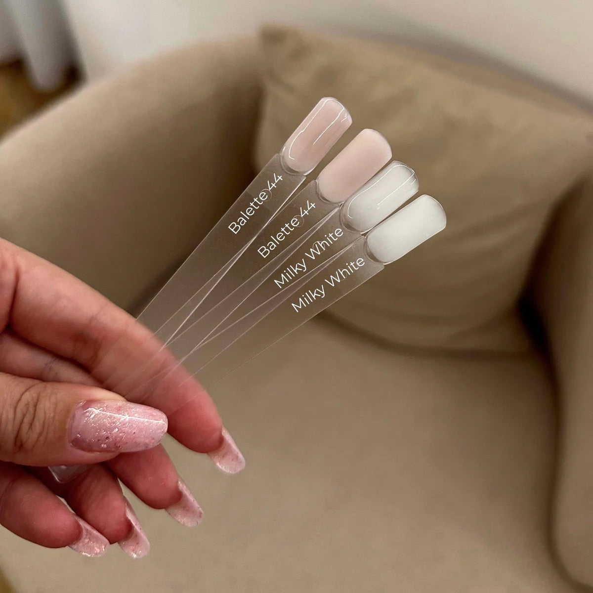 Base cover - Milky white e Balette 44 - 12ml - 9Muffins